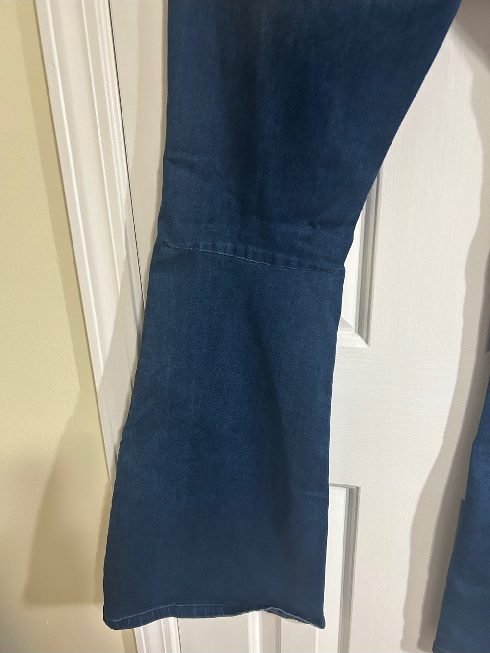 Free People Penny Dark Blue Flare Women’s Jeans, Size 31 (12) - Picture 5 of 9